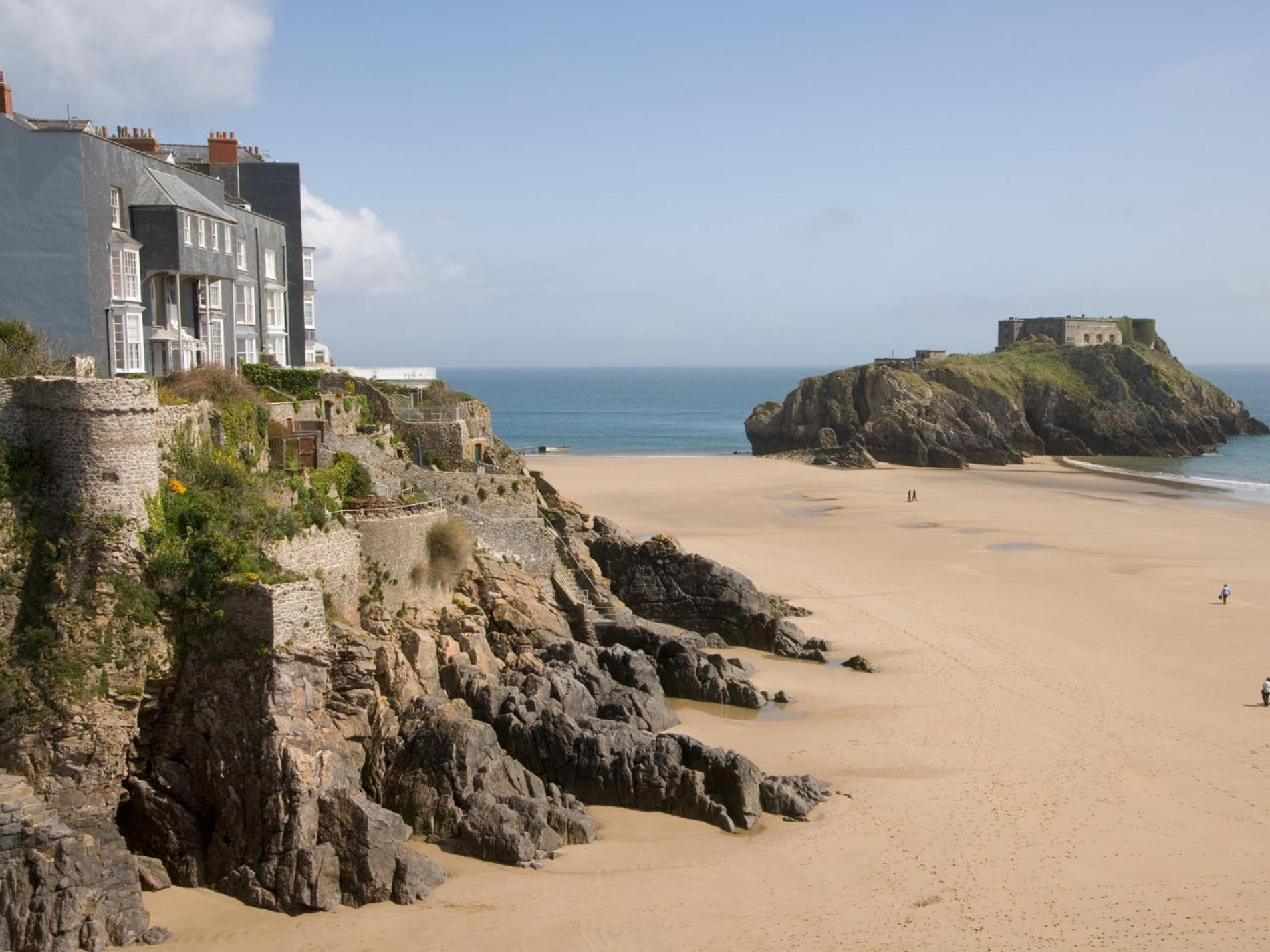 2 Bed In 86854 Tenby