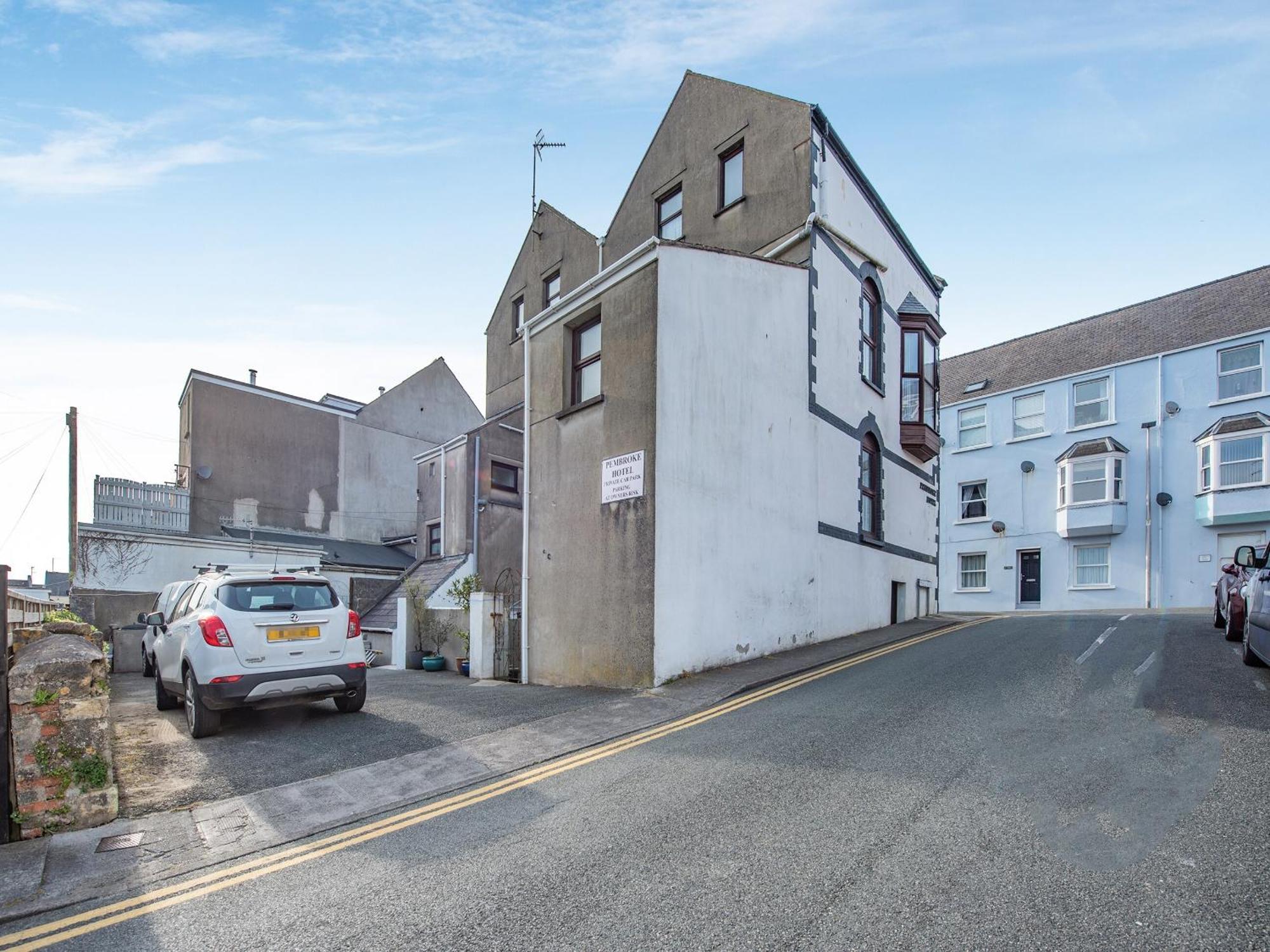 Pembroke House * Tenby