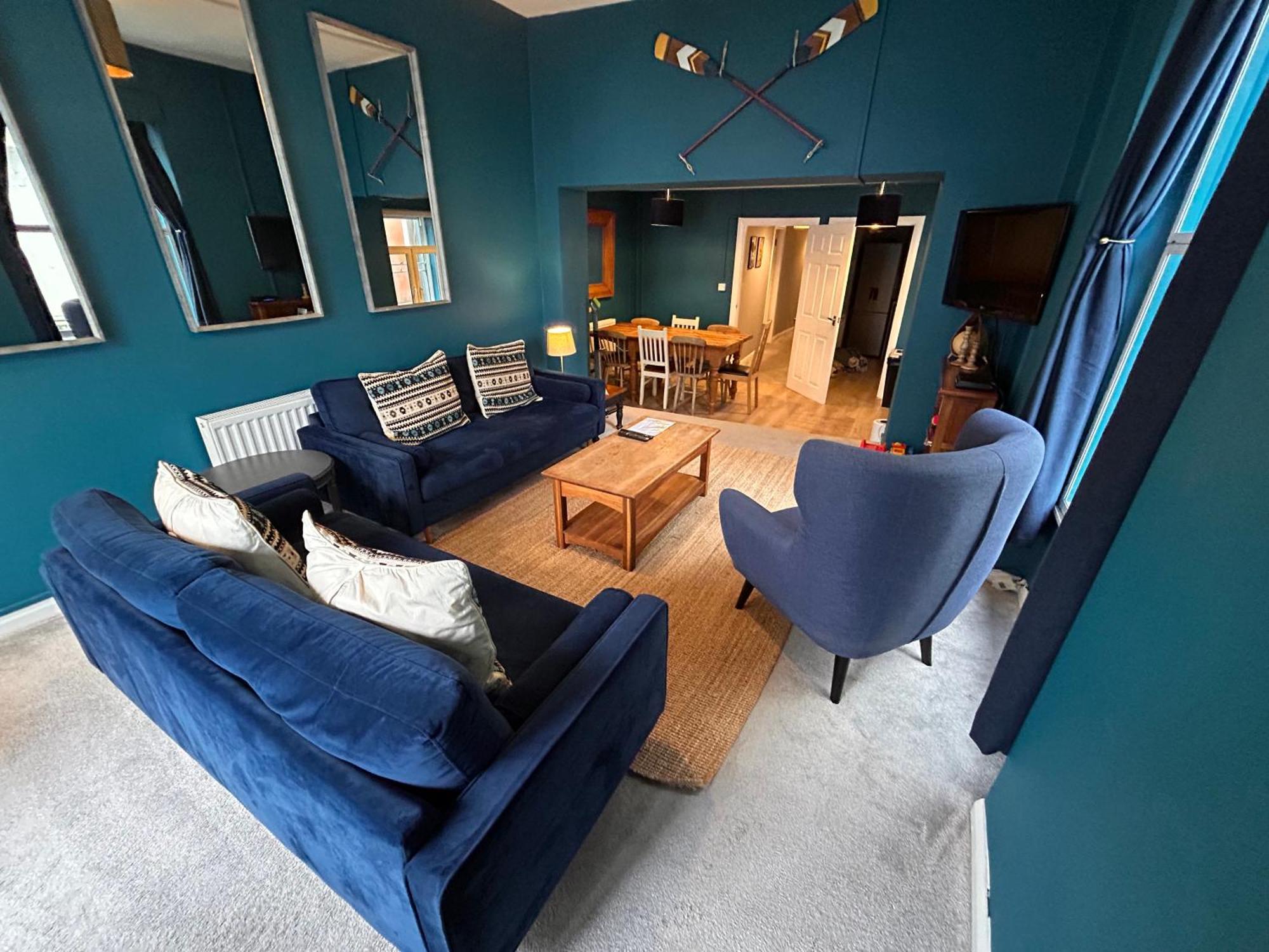 Private Pad - View Of High Street Apartment