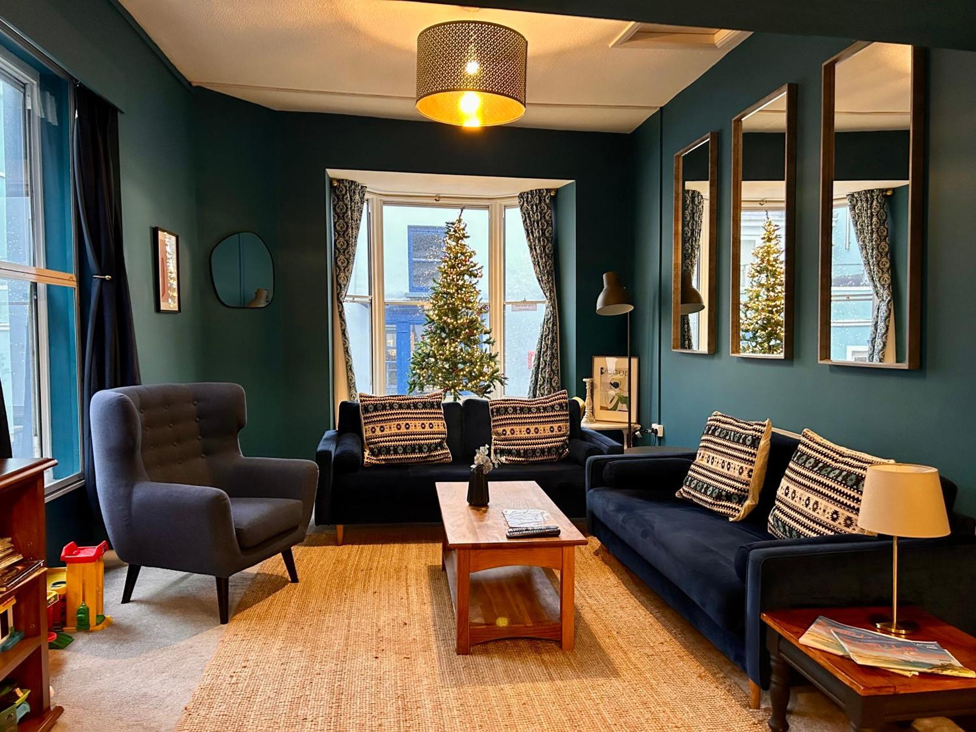 Apartment Private Pad - View Of High Street