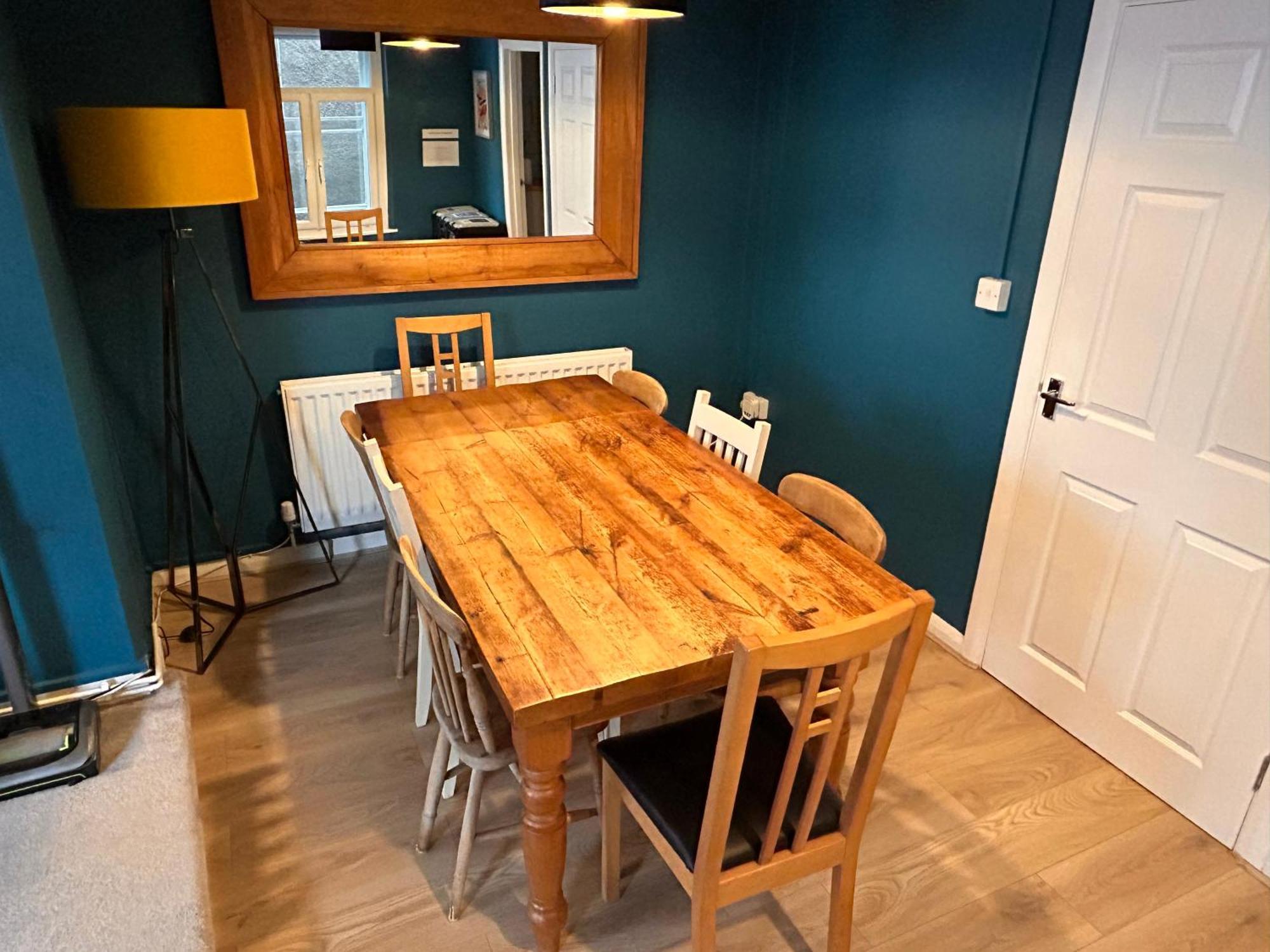 Private Pad - View Of High Street Apartment *