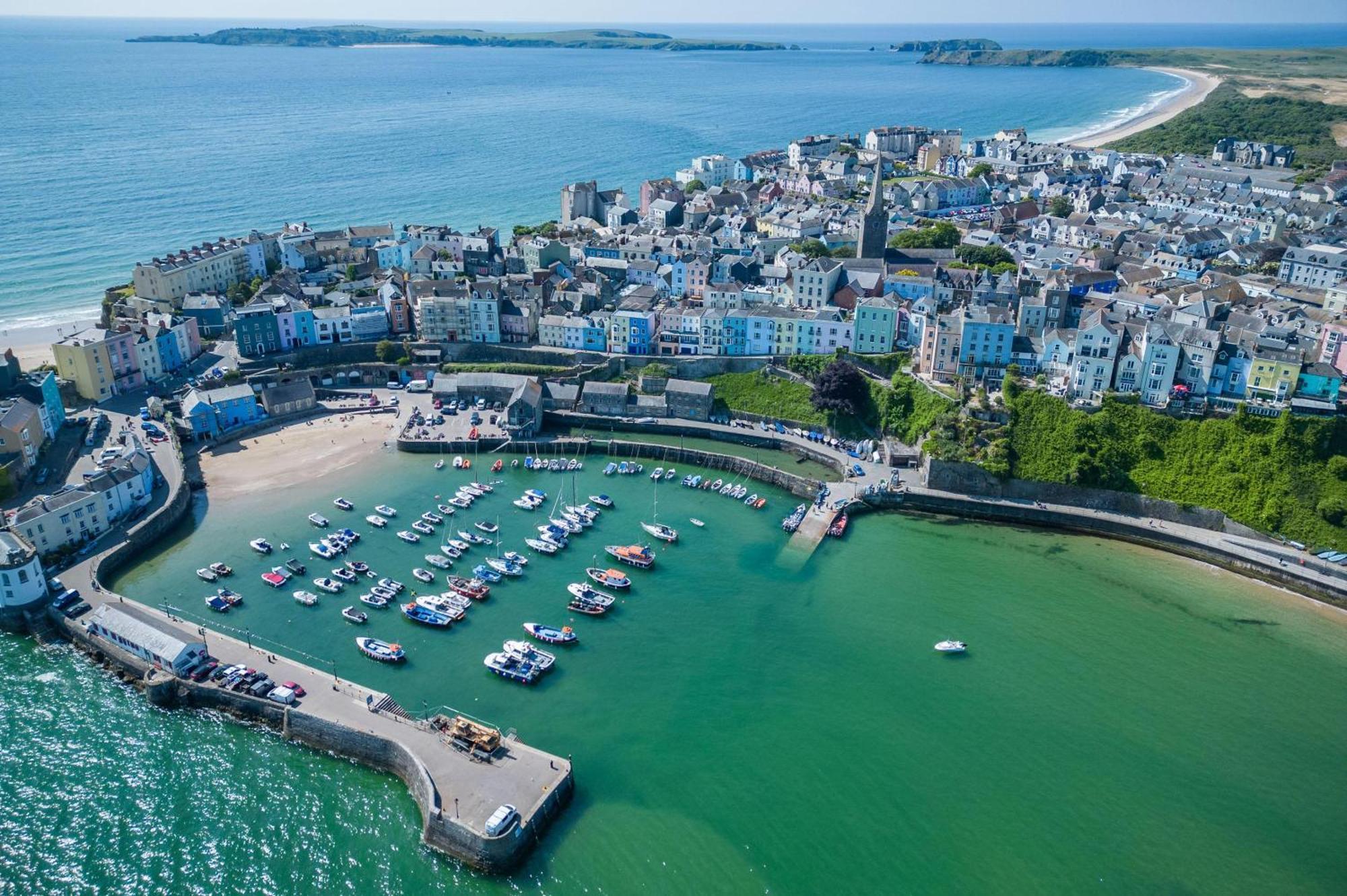 Ty George - 3 Bedroom - Holiday home Tenby