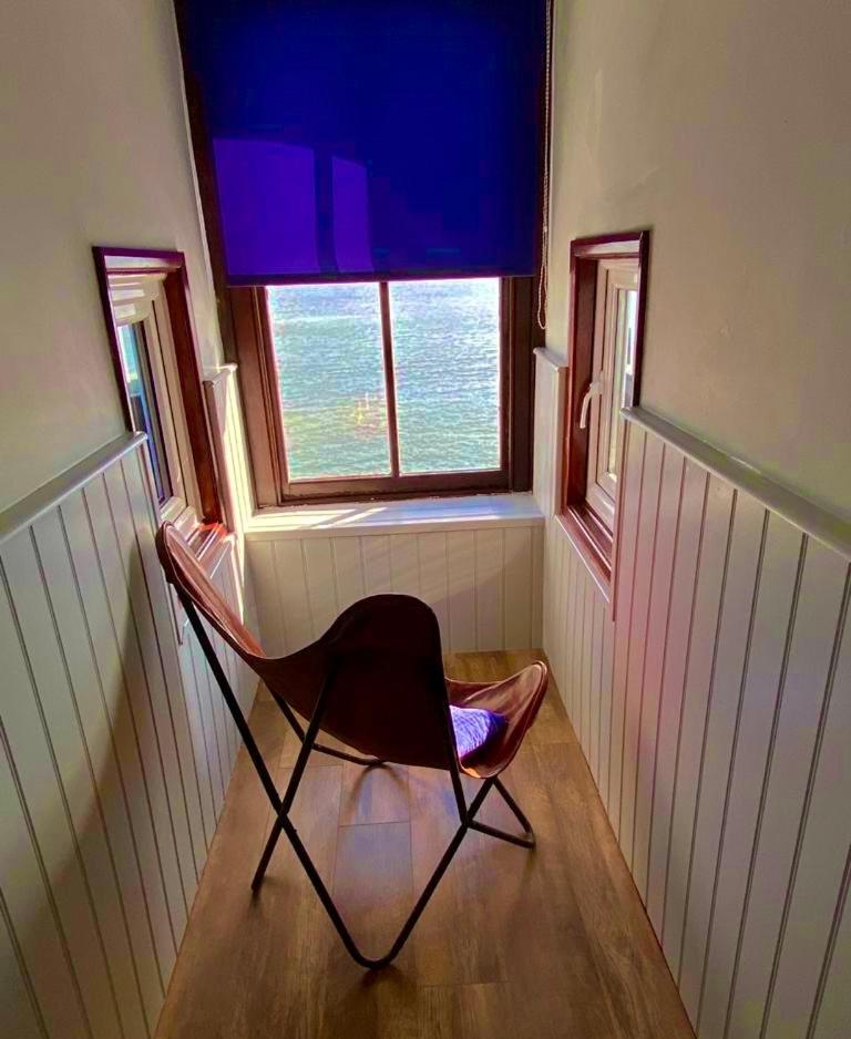 No: 1 The Esplanade Guest Accommodation. Bed & Breakfast Tenby