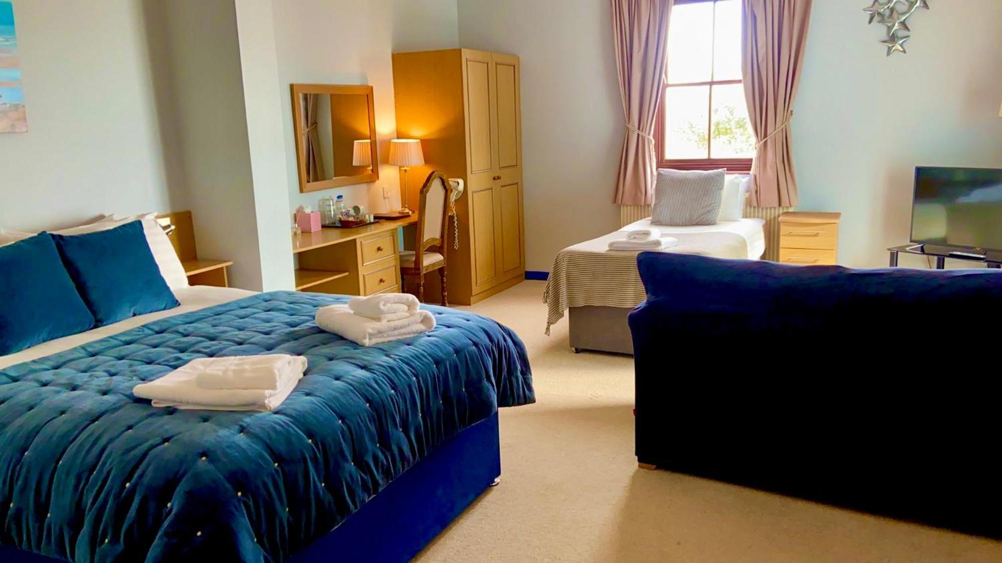 Bed & Breakfast No: 1 The Esplanade Guest Accommodation. Tenby