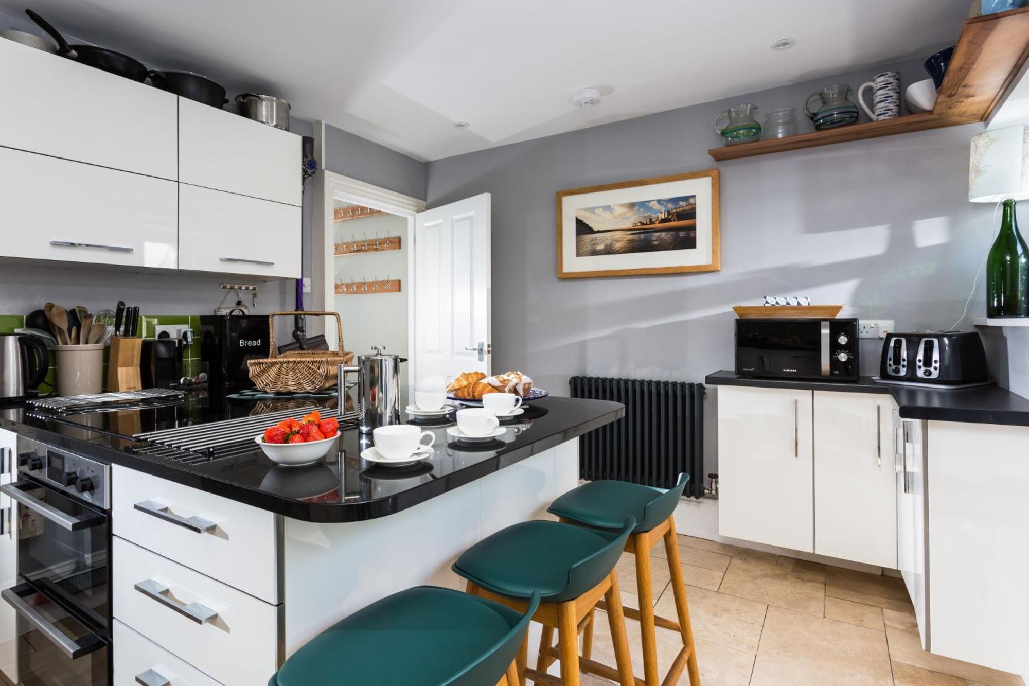 High House Sleeping 10 Holiday home Tenby
