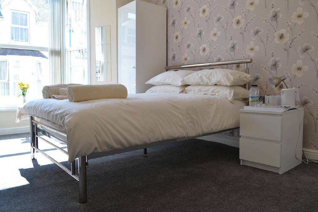 White Rose Guest house Tenby