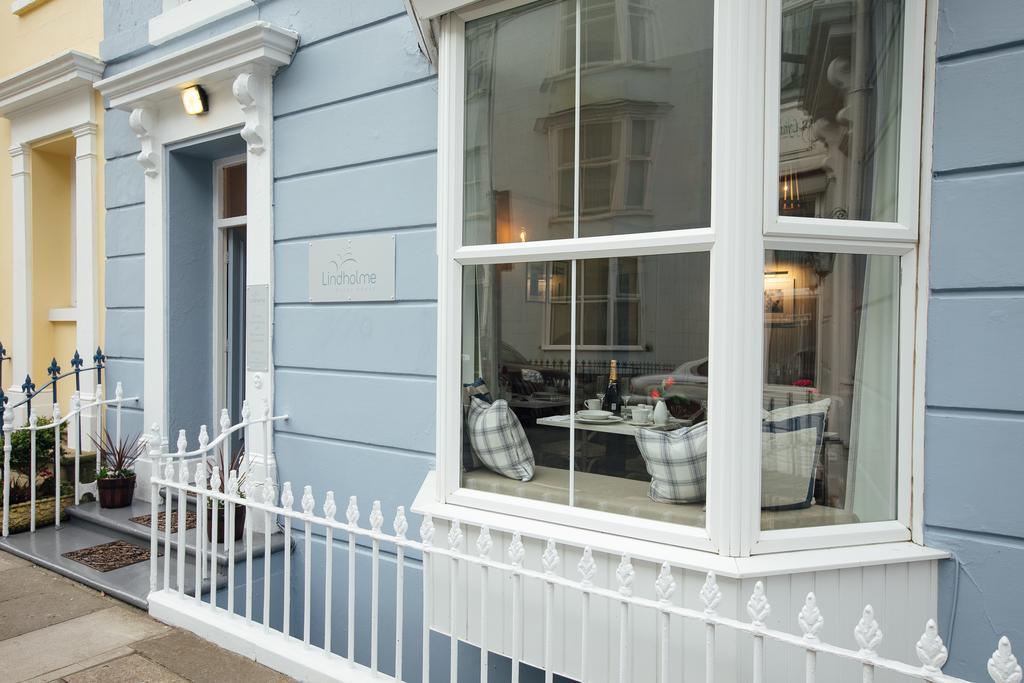 Lindholme Guest House 3*