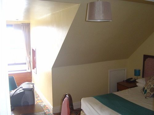 Bed & Breakfast No: 1 The Esplanade Guest Accommodation. 4*