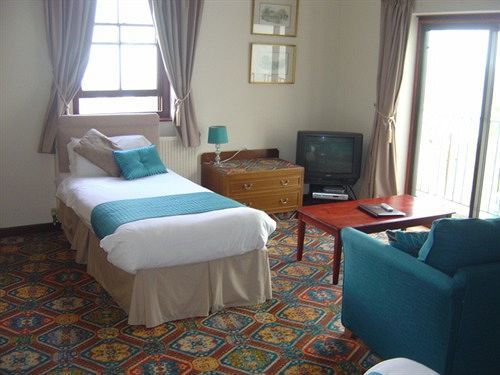 Bed & Breakfast No: 1 The Esplanade Guest Accommodation.