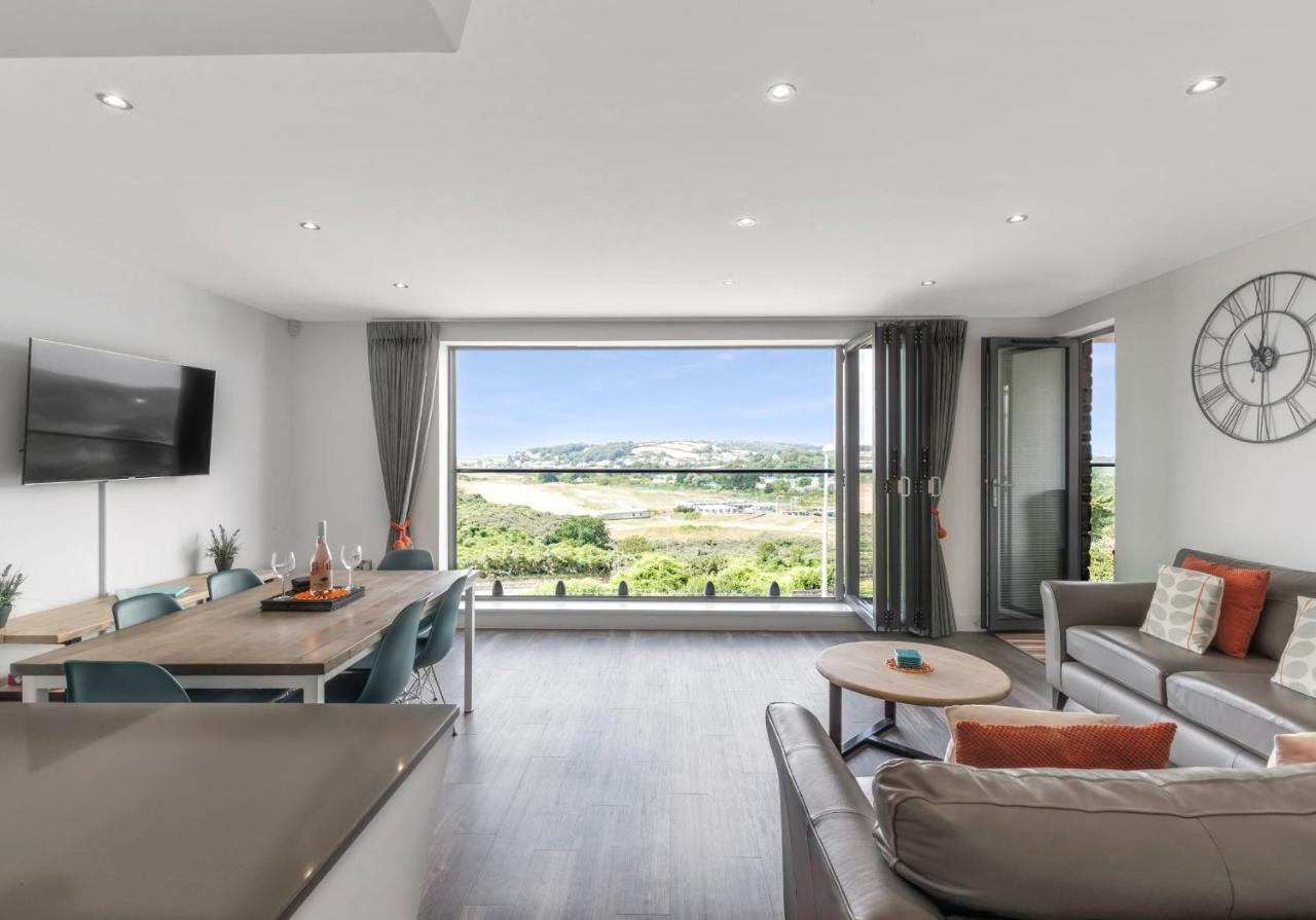 7 Waterstone House - Luxury Overlooking South Beach, * Tenby